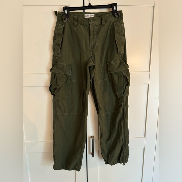 Aritzia TNA Supply Cargo Pant Size 4 in Green - Picture 2 of 6